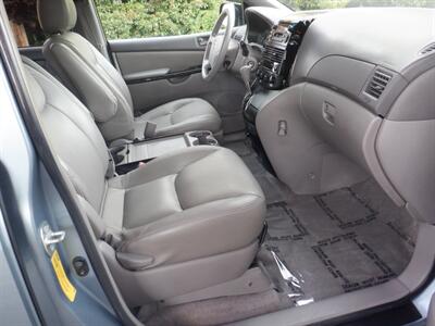 2005 Toyota Sienna CE 7 Passenger   - Photo 9 - Kirkland, WA 98033