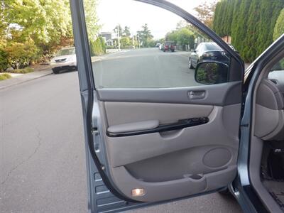 2005 Toyota Sienna CE 7 Passenger   - Photo 16 - Kirkland, WA 98033