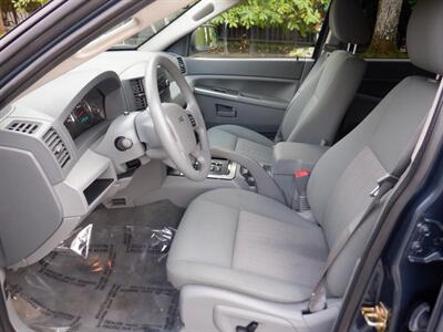 2007 Jeep Grand Cherokee Laredo Laredo 4dr SUV   - Photo 11 - Kirkland, WA 98033