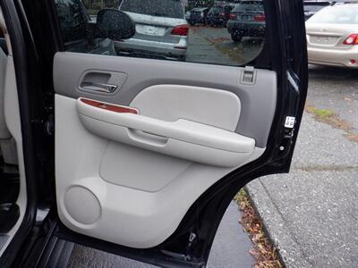 2007 Chevrolet Tahoe LT 4dr SUV - Photo 10 - Kirkland, WA 98033