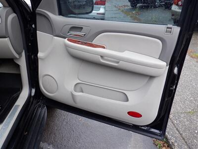 2007 Chevrolet Tahoe LT 4dr SUV - Photo 9 - Kirkland, WA 98033