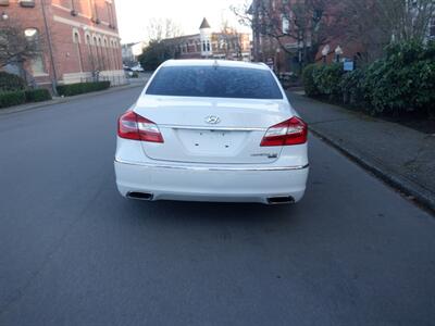 2013 Hyundai Genesis 5.0L R-Spec   - Photo 4 - Kirkland, WA 98033