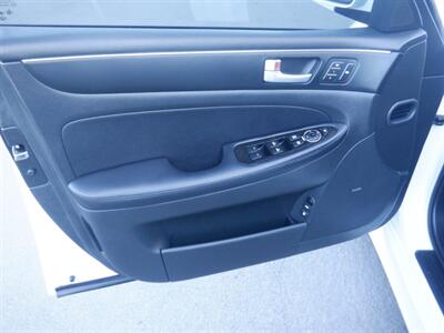 2013 Hyundai Genesis 5.0L R-Spec   - Photo 17 - Kirkland, WA 98033
