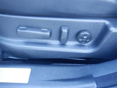 2013 Hyundai Genesis 5.0L R-Spec   - Photo 16 - Kirkland, WA 98033