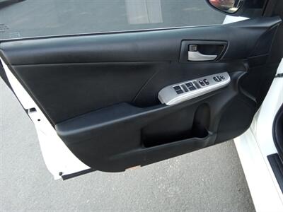 2012 Toyota Camry SE - Photo 17 - Kirkland, WA 98033