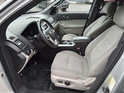 2013 Ford Explorer AWD   - Photo 9 - Kirkland, WA 98033