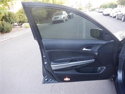 2009 Honda Accord EX-L   - Photo 17 - Kirkland, WA 98033