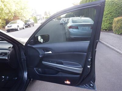 2009 Honda Accord EX-L   - Photo 11 - Kirkland, WA 98033