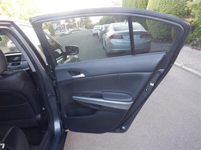 2009 Honda Accord EX-L   - Photo 12 - Kirkland, WA 98033