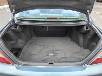 2004 Toyota Camry LE   - Photo 12 - Kirkland, WA 98033