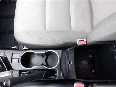 2015 Toyota Corolla LE   - Photo 12 - Kirkland, WA 98033
