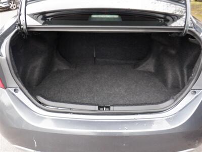 2015 Toyota Corolla LE   - Photo 11 - Kirkland, WA 98033