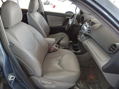 2011 Toyota RAV4 Limited   - Photo 13 - Kirkland, WA 98033
