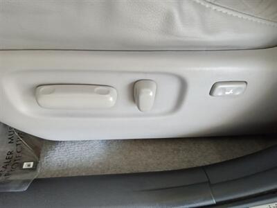 2011 Toyota RAV4 Limited   - Photo 14 - Kirkland, WA 98033