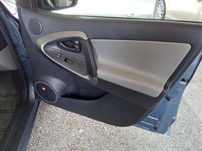 2011 Toyota RAV4 Limited   - Photo 21 - Kirkland, WA 98033