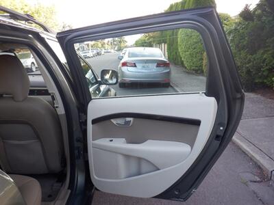 2010 Volvo XC70 3.2   - Photo 15 - Kirkland, WA 98033