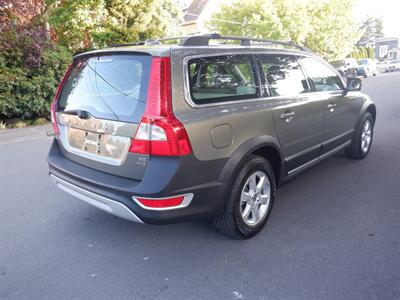 2010 Volvo XC70 3.2   - Photo 5 - Kirkland, WA 98033