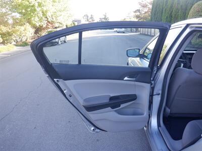 2012 Honda Accord LX   - Photo 15 - Kirkland, WA 98033