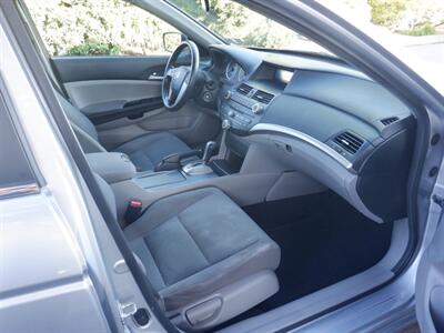 2012 Honda Accord LX   - Photo 9 - Kirkland, WA 98033