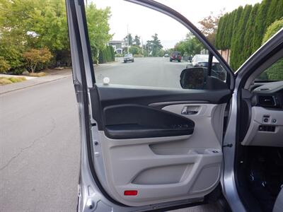 2016 Honda Pilot LX   - Photo 10 - Kirkland, WA 98033