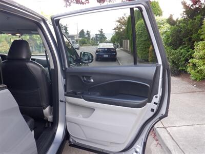 2016 Honda Pilot LX   - Photo 13 - Kirkland, WA 98033