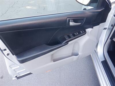 2012 Toyota Camry LE   - Photo 14 - Kirkland, WA 98033
