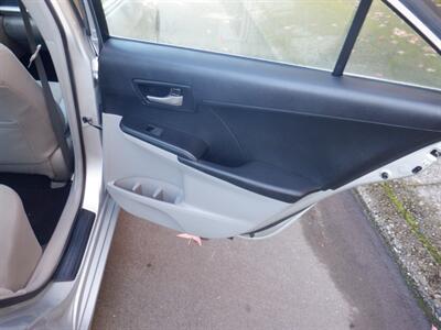 2012 Toyota Camry LE   - Photo 12 - Kirkland, WA 98033