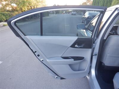 2014 Honda Accord LX   - Photo 14 - Kirkland, WA 98033