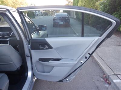2014 Honda Accord LX   - Photo 16 - Kirkland, WA 98033