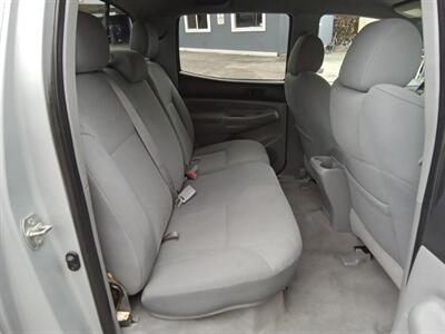 2007 Toyota Tacoma V6 TRD Sport ,6 Speed Manual, 4dr Double Cab 4x4   - Photo 10 - Kirkland, WA 98033