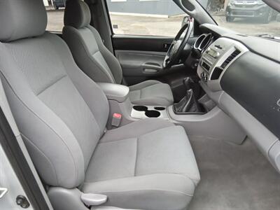 2007 Toyota Tacoma V6 TRD Sport ,6 Speed Manual, 4dr Double Cab 4x4   - Photo 12 - Kirkland, WA 98033