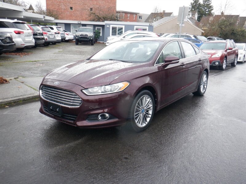 2013 Ford Fusion SE   - Photo 1 - Kirkland, WA 98033