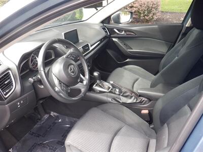 2015 Mazda Mazda3 i Touring   - Photo 9 - Kirkland, WA 98033