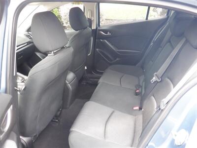 2015 Mazda Mazda3 i Touring   - Photo 10 - Kirkland, WA 98033