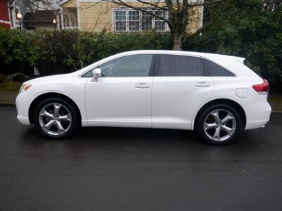 2013 Toyota Venza LE   - Photo 2 - Kirkland, WA 98033