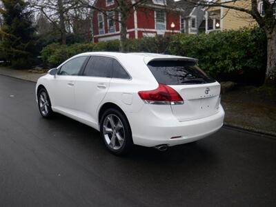 2013 Toyota Venza LE   - Photo 3 - Kirkland, WA 98033