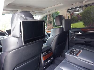 2017 Lexus LX 570   - Photo 19 - Kirkland, WA 98033