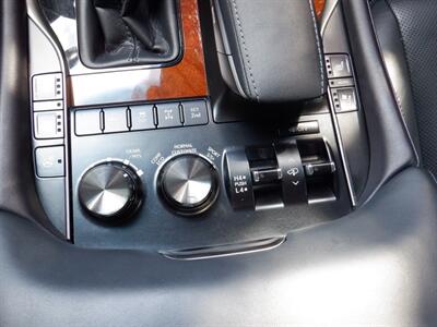 2017 Lexus LX 570   - Photo 21 - Kirkland, WA 98033