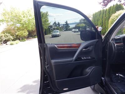 2017 Lexus LX 570   - Photo 20 - Kirkland, WA 98033