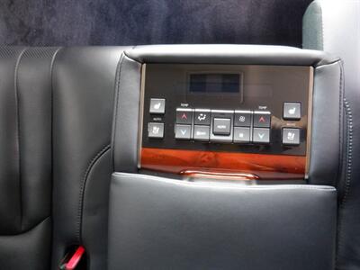 2017 Lexus LX 570   - Photo 13 - Kirkland, WA 98033