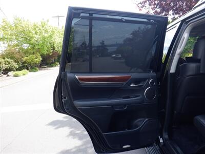 2017 Lexus LX 570   - Photo 18 - Kirkland, WA 98033