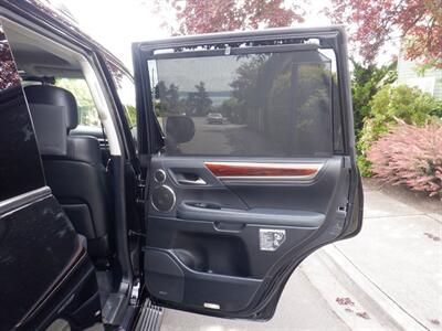 2017 Lexus LX 570   - Photo 12 - Kirkland, WA 98033