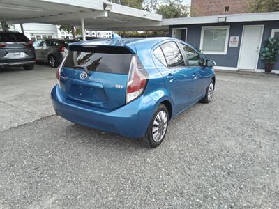 2016 Toyota Prius C   - Photo 5 - Kirkland, WA 98033