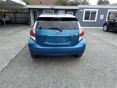 2016 Toyota Prius C   - Photo 4 - Kirkland, WA 98033