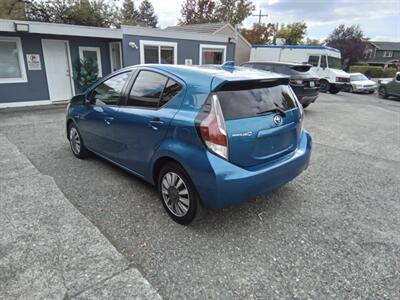 2016 Toyota Prius C   - Photo 3 - Kirkland, WA 98033