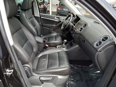 2012 Volkswagen Tiguan S 4Motion   - Photo 12 - Kirkland, WA 98033