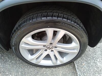 2012 Volkswagen Tiguan S 4Motion   - Photo 26 - Kirkland, WA 98033