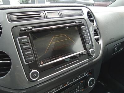 2012 Volkswagen Tiguan S 4Motion   - Photo 16 - Kirkland, WA 98033