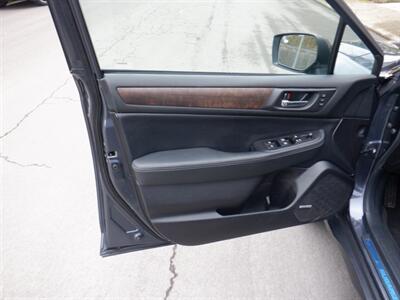 2016 Subaru Outback 2.5i Limited   - Photo 16 - Kirkland, WA 98033