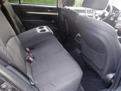 2011 Subaru Outback 2.5i Premium   - Photo 9 - Kirkland, WA 98033